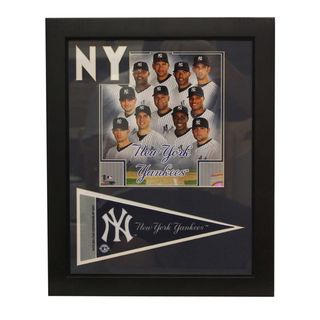 New York Yankees 2010 Team Deluxe Frame with Pennant Baseball