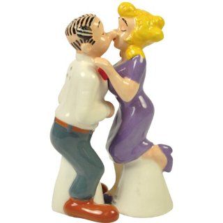 Westland Giftware Blondie Magnetic Blondie and Dagwood Kissing Salt and Pepper Shaker Set, 4 Inch Kitchen & Dining