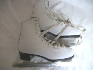CCM Competitor White Ice Figure Skates   Size 6.0 (adult/teen)   good condition   Sports & Outdoors