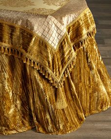 Golden Velvet Table Linens